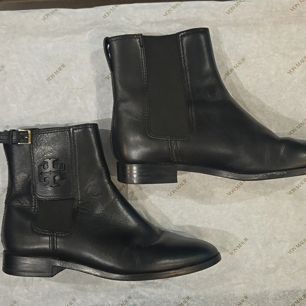 Tory Burch Wyatt Bootie Size 7M - Picture 2 of 10